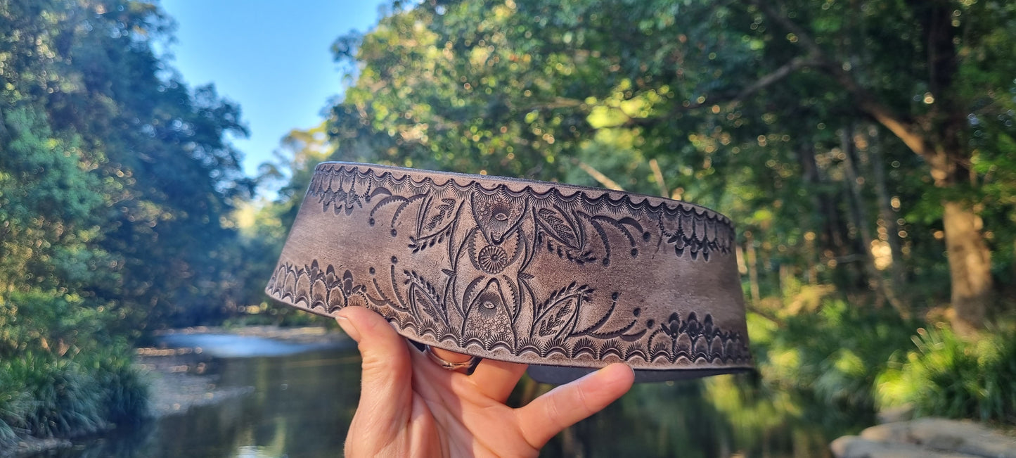 Carved waist belt